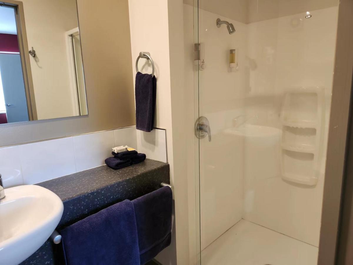 Landmark Manor 4*