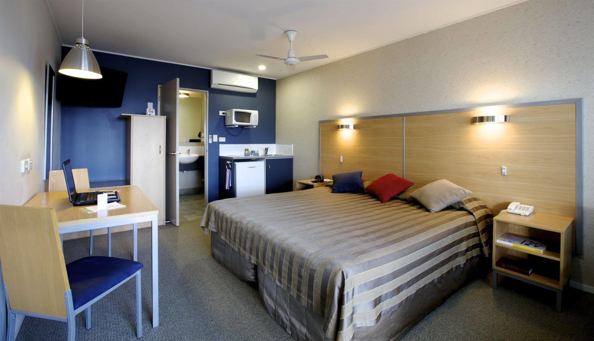 Landmark Manor 4*